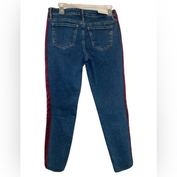 Blue Desire Women’s Blue with wine velvet side trim Skinny Jeans/ JR Size 9 - Picture 2 of 4